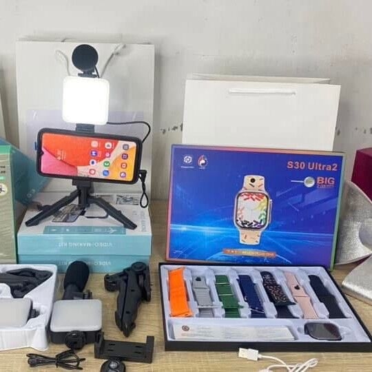 Image du produit : Kit Vidéo + Montre connectée + 7 bracelets