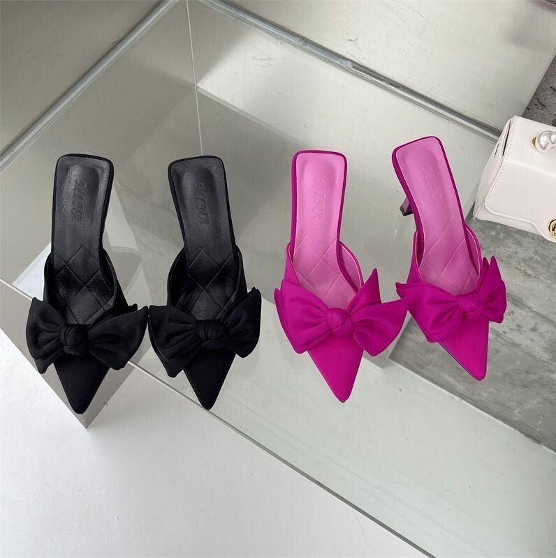 Product image thumbnail: bow heel