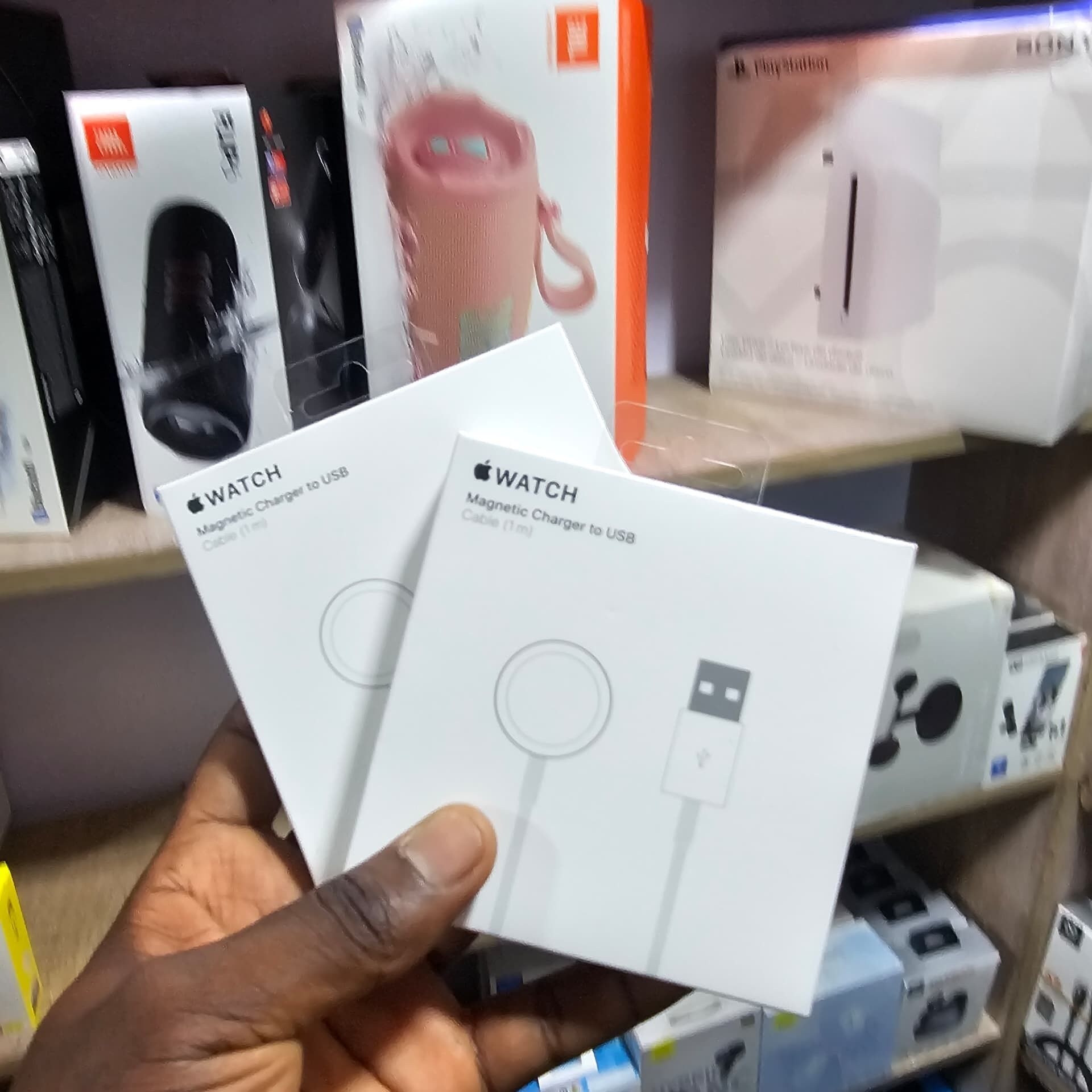 Product image thumbnail: CHARGEUR APPLE WATCH ORIGINAL