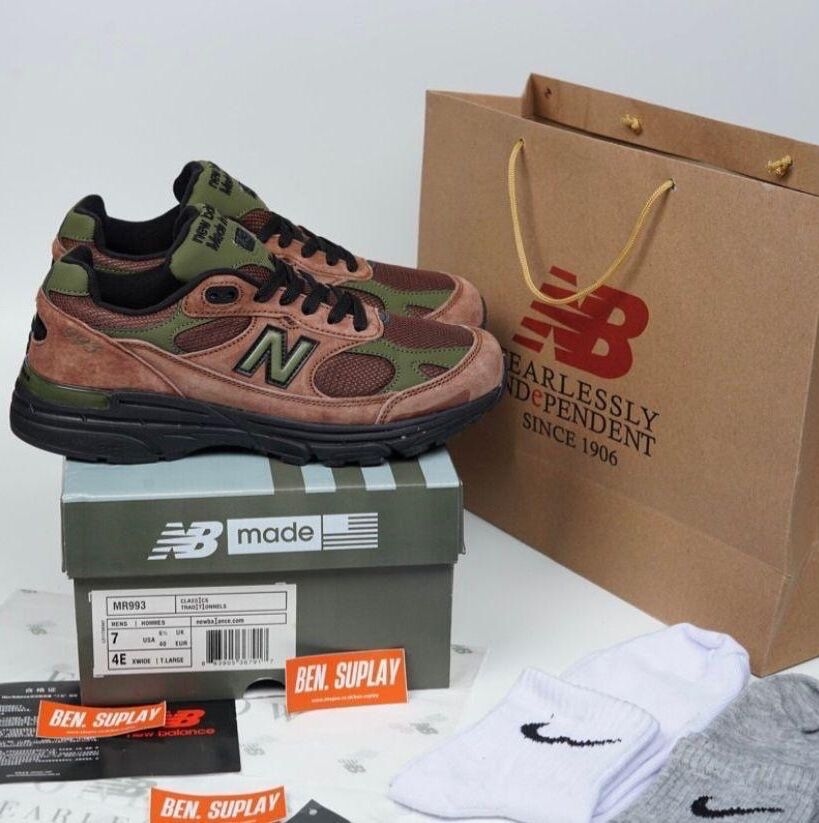 Product image thumbnail: NEW BALANCE USA