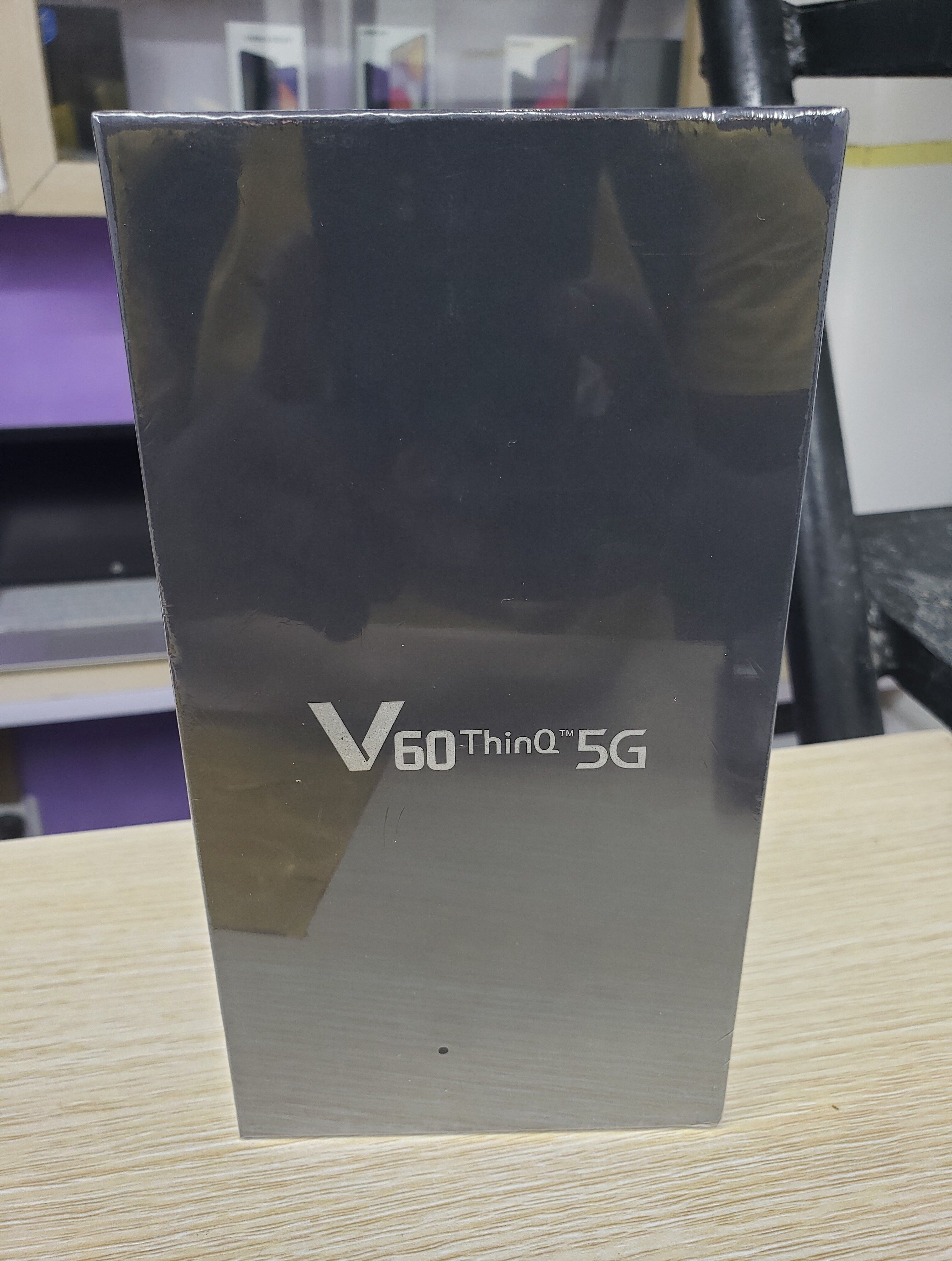 Product image thumbnail: LG V60 THINQ 5G 2ECRAN 256G