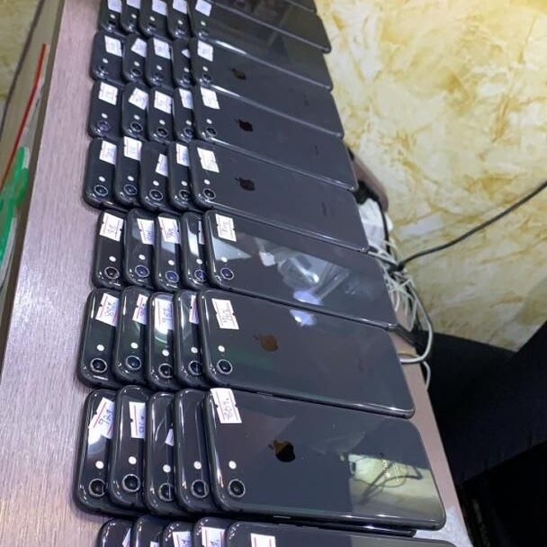 Product image thumbnail: iPhone 8 64g