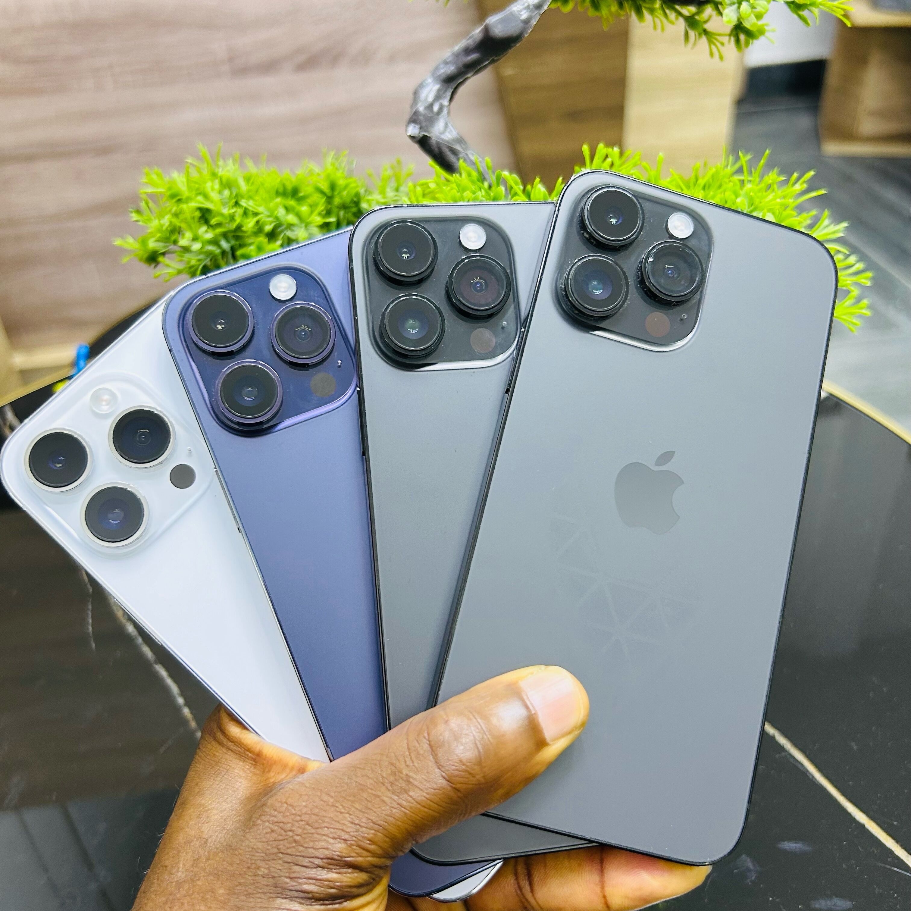 Product image thumbnail: iPhone 14 pro Max 128 giga