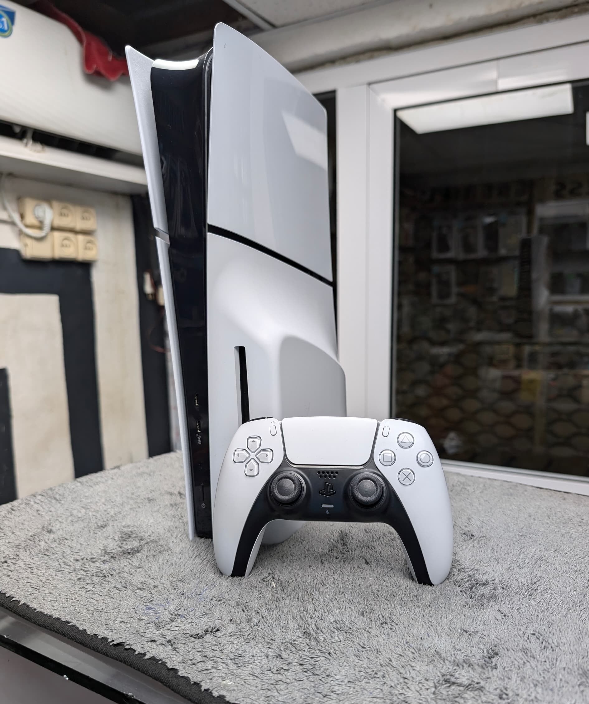 Image du produit : PLAYSTATION 5 - SOLDES - 1TERA