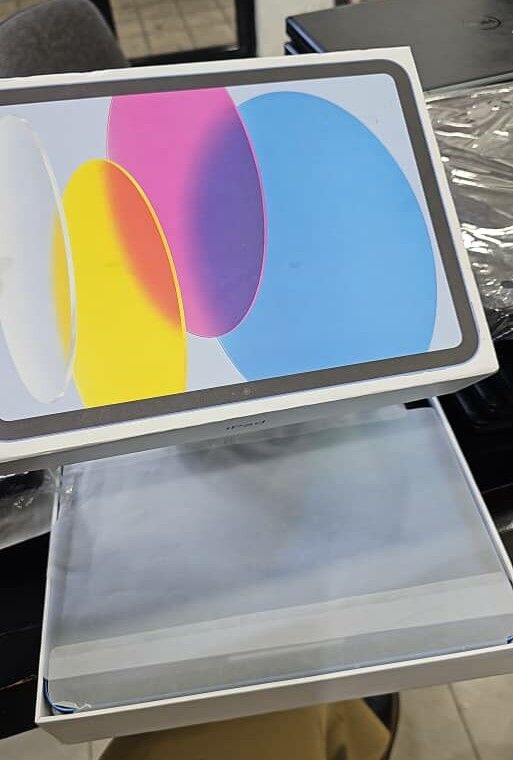 Product image thumbnail: IPAD 10TH GENERATION WIFI 256G