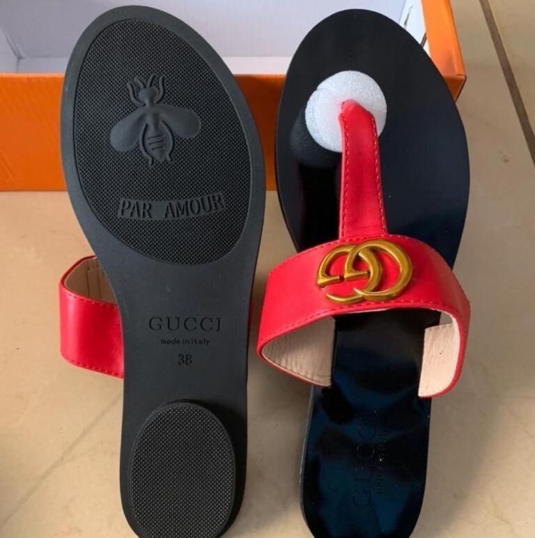 Product image thumbnail: Gucci slippers (Türkiye)