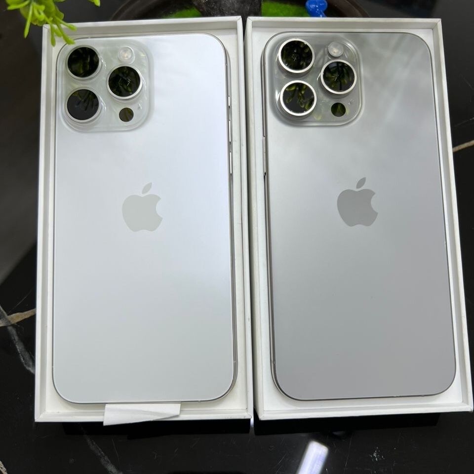 Product image thumbnail: iPhone 15 pro max 256 giga