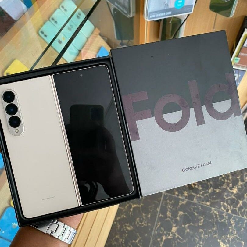 Image du produit : ZFOLD4 5G - 256G HDD - 12G RAM