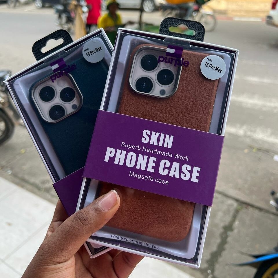 Product image thumbnail: POCHETTE VIP IPHONE 15 PROMAX