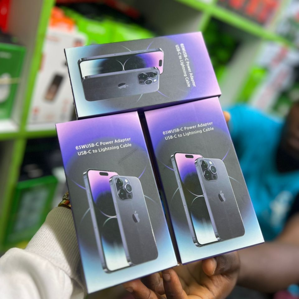 Product image thumbnail: Apple fast charger USB-C 65W