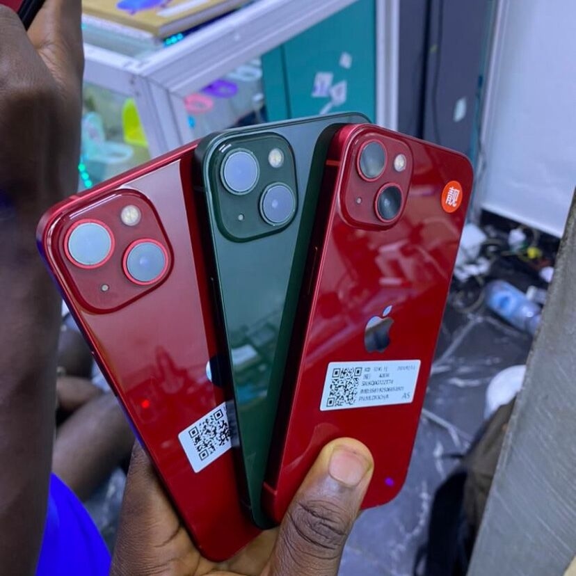 Image du produit : iPhone 13 128 GB 🇺🇸