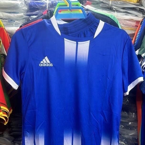 Product image thumbnail: maillot no name