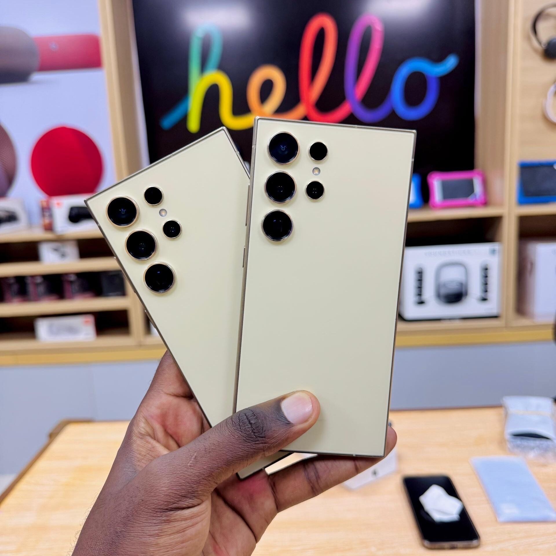 Product image thumbnail: Samsung Galaxy S24 Ultra 256GB GOLD