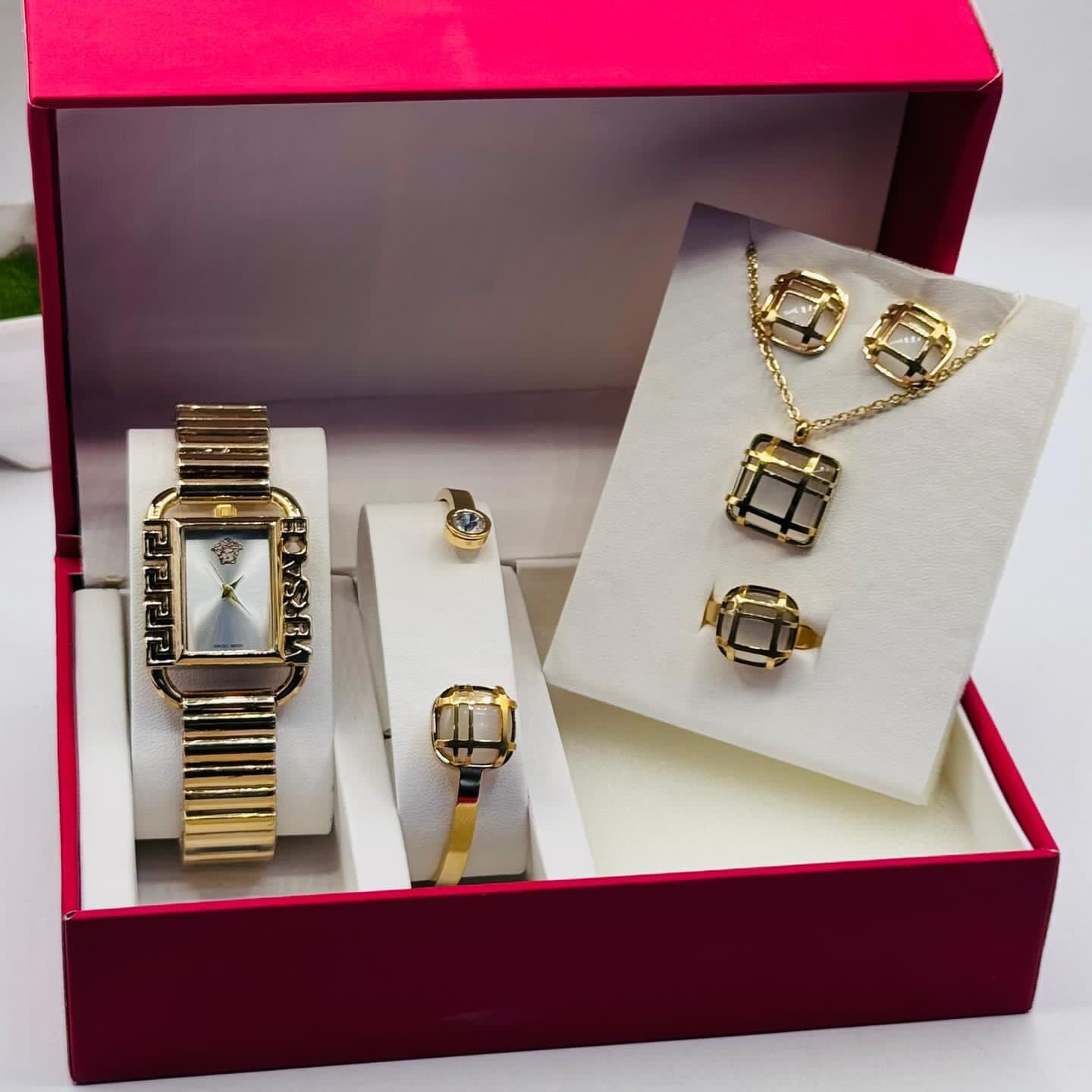 Product image thumbnail: Women's set