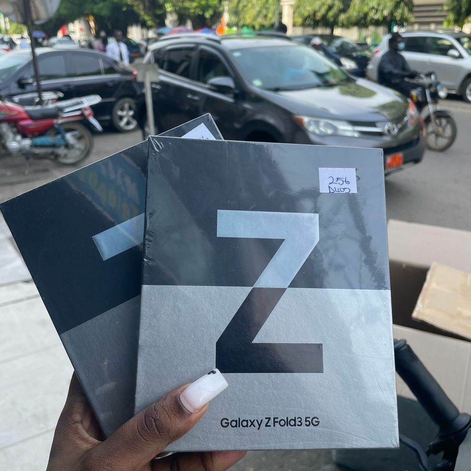 Product image thumbnail: SAMSUNG GALAXY ZFOLD3 5G 256G 🇺🇸
