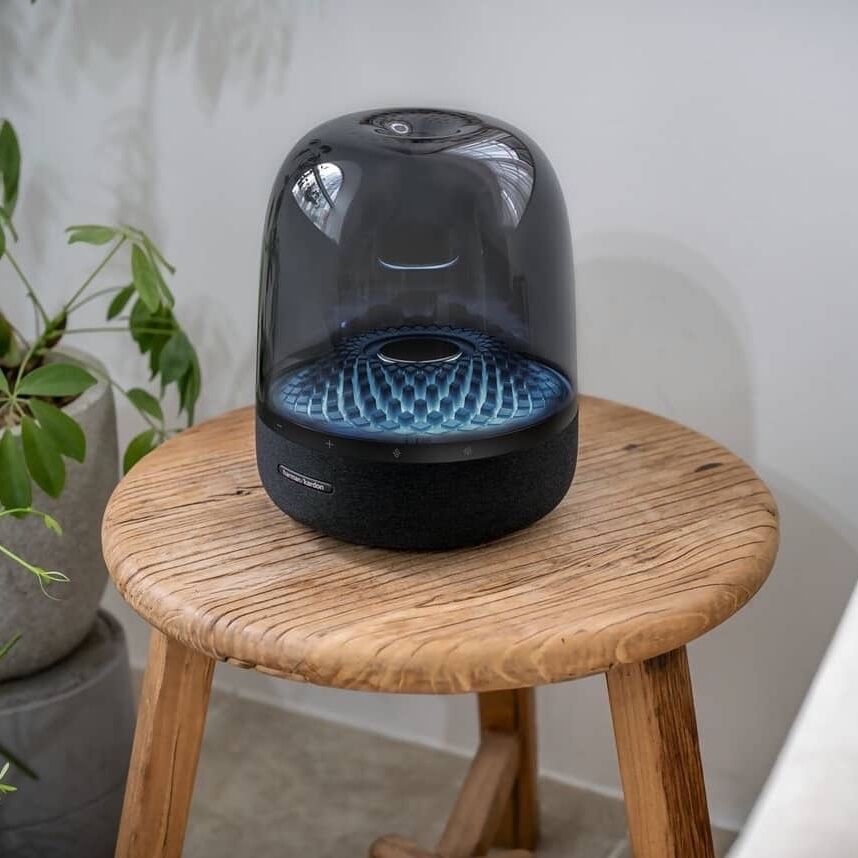 Product image thumbnail: aura studio 4