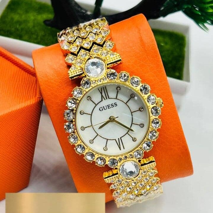 Product image thumbnail: GUESS