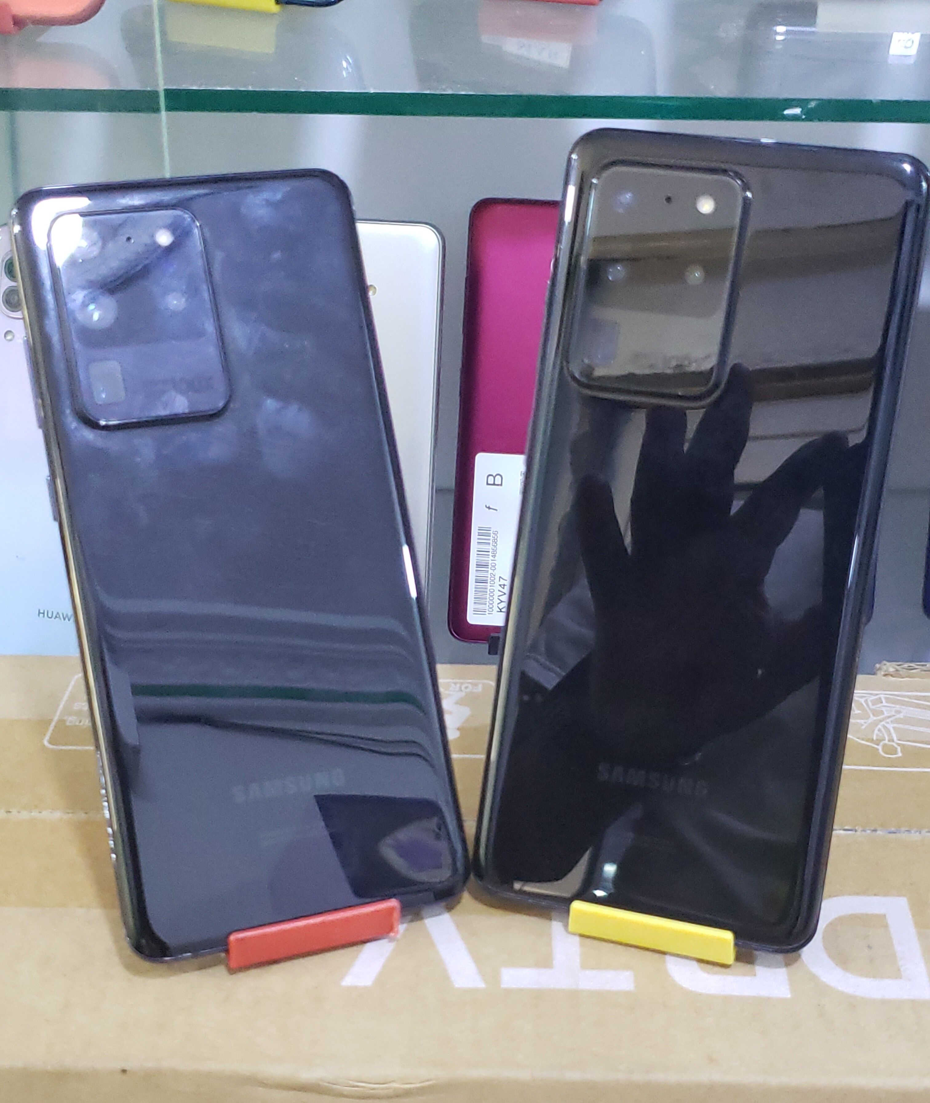 Product image thumbnail: SAMSUNG GALAXY S20 ULTRA 5G - 128G HDD - 12RAM