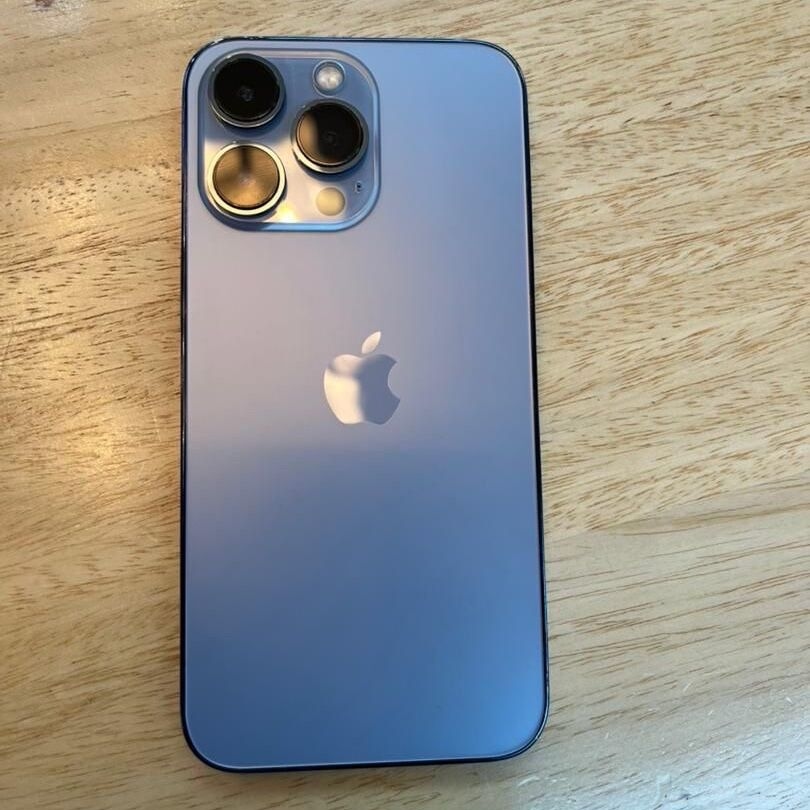 Product image thumbnail: 12 pro max 256 gigabytes