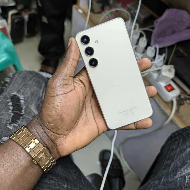 Product image thumbnail: SAMSUNG GALAXY S23 FE 256G