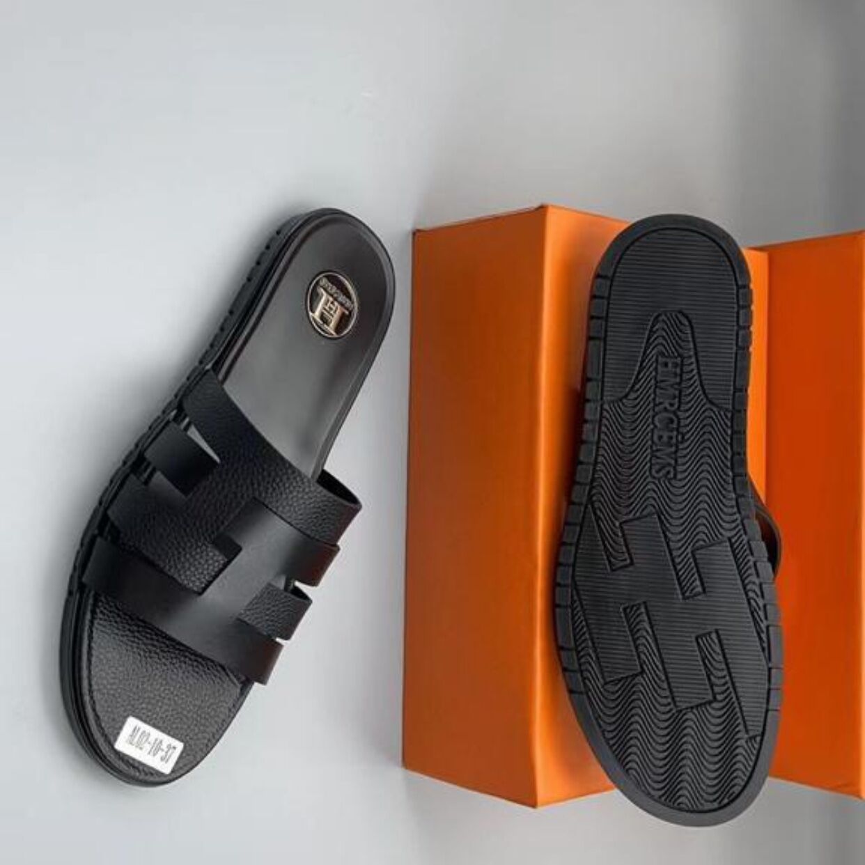 Product image thumbnail: barbouche Hermès Italy