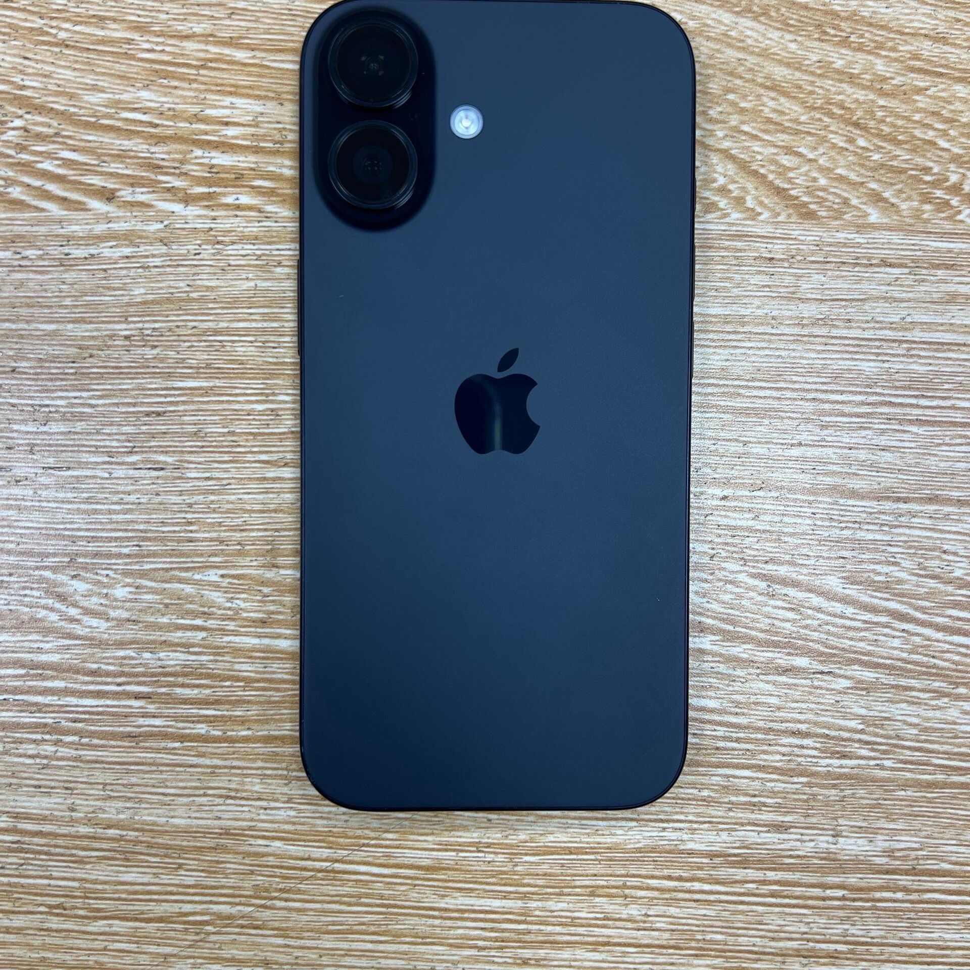 Image du produit : iPhone 16 128 giga