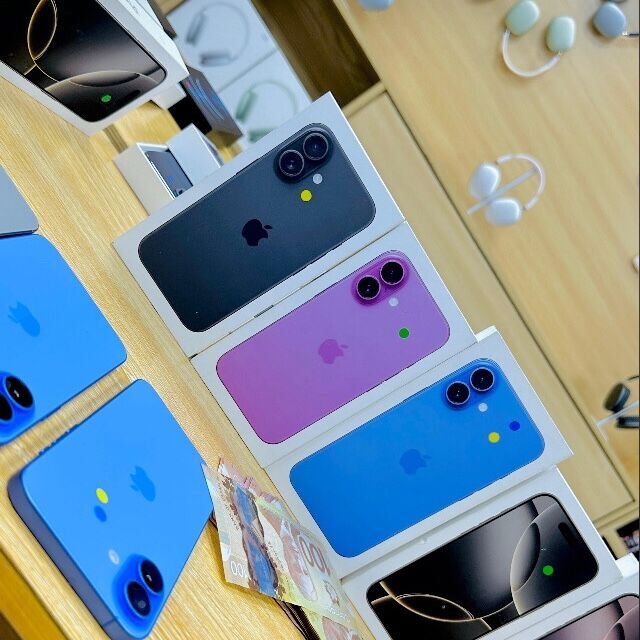 Product image thumbnail: iPhone 16 simple sim physique 128 giga