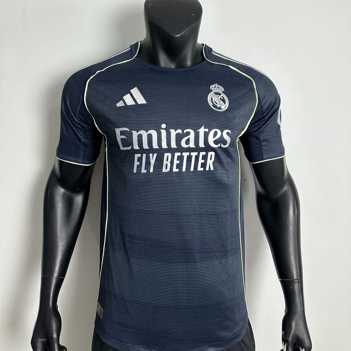 Image du produit : MAILLOT RÉAL MADRID NOIR ÉDITION UEFA