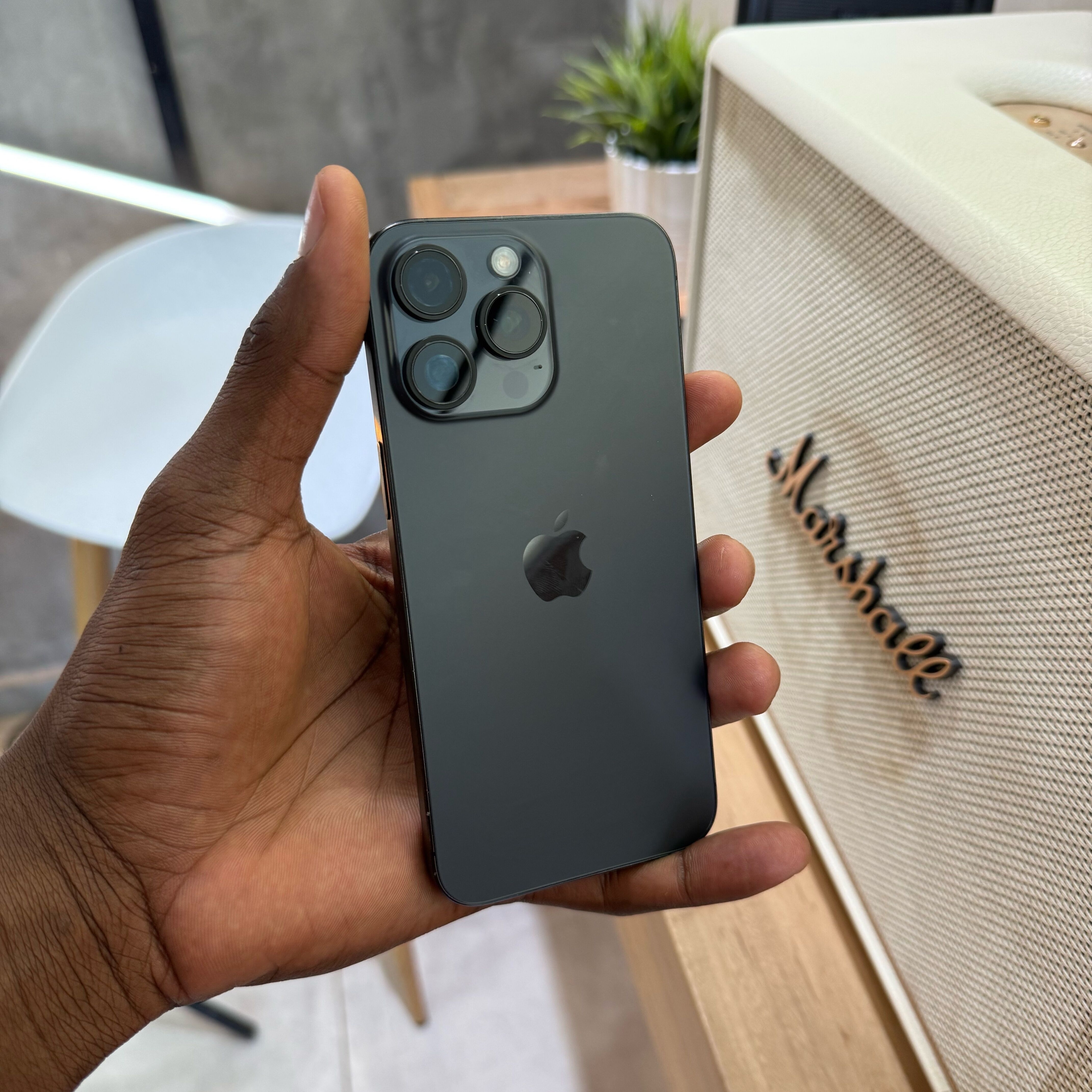 Image du produit : iPhone 16 pro eSIM