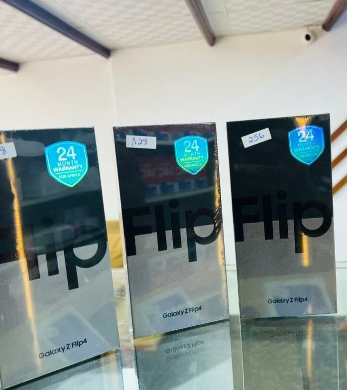 Product image thumbnail: SAMSUNG GALAXY ZFLIP4 5G 128G 🇺🇸