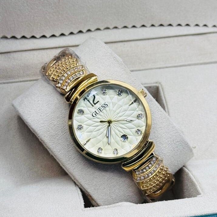 Product image thumbnail: GUESS