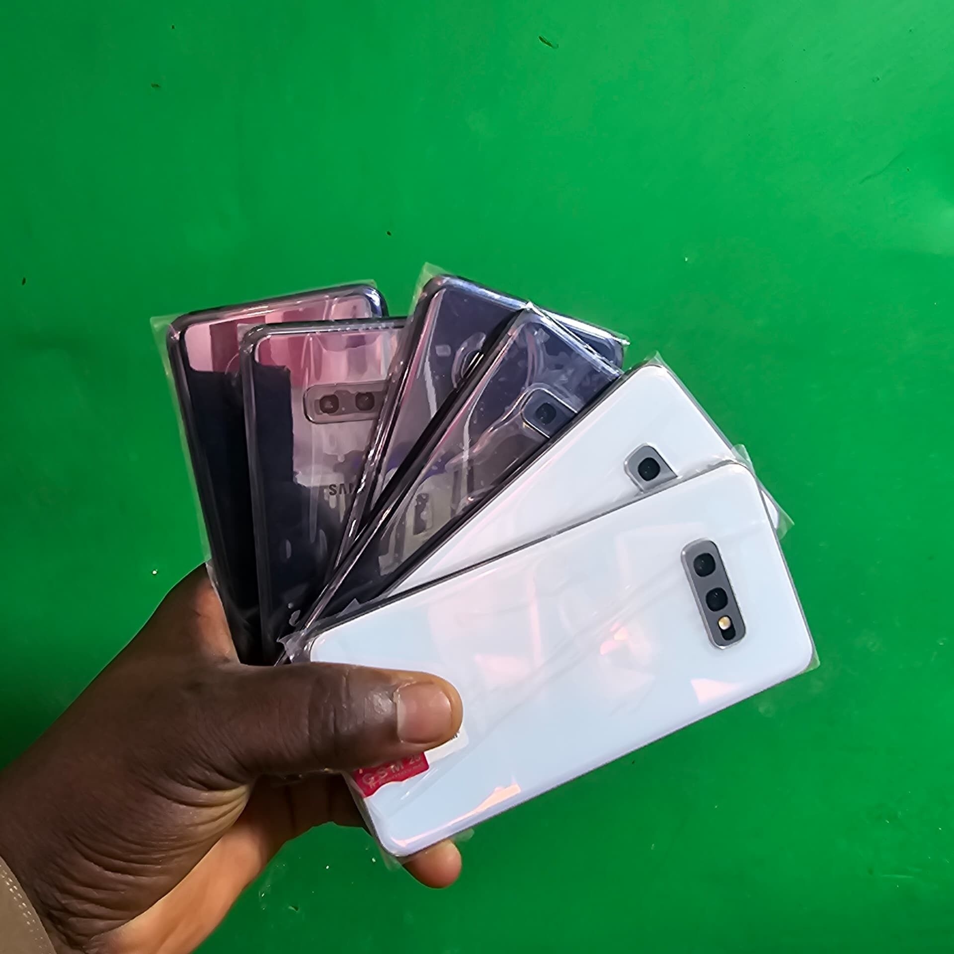 Product image thumbnail: SAMSUNG GALAXY S10E 128G