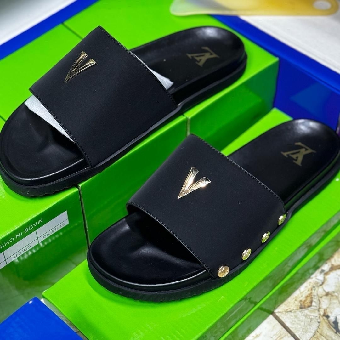 Product image thumbnail: Slippers with carton 39-46