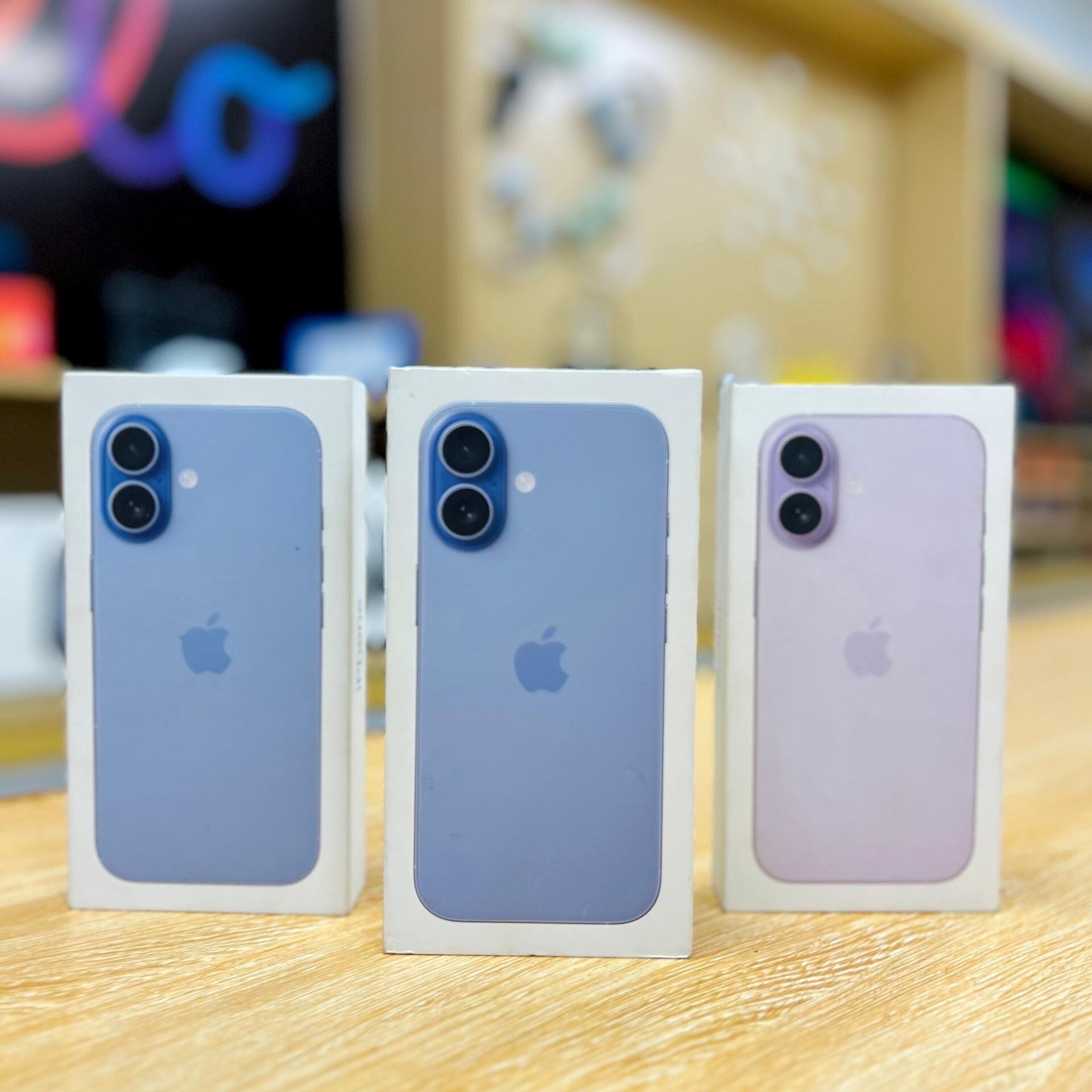 Product image thumbnail: iPhone 17 simple eSIM 128 giga