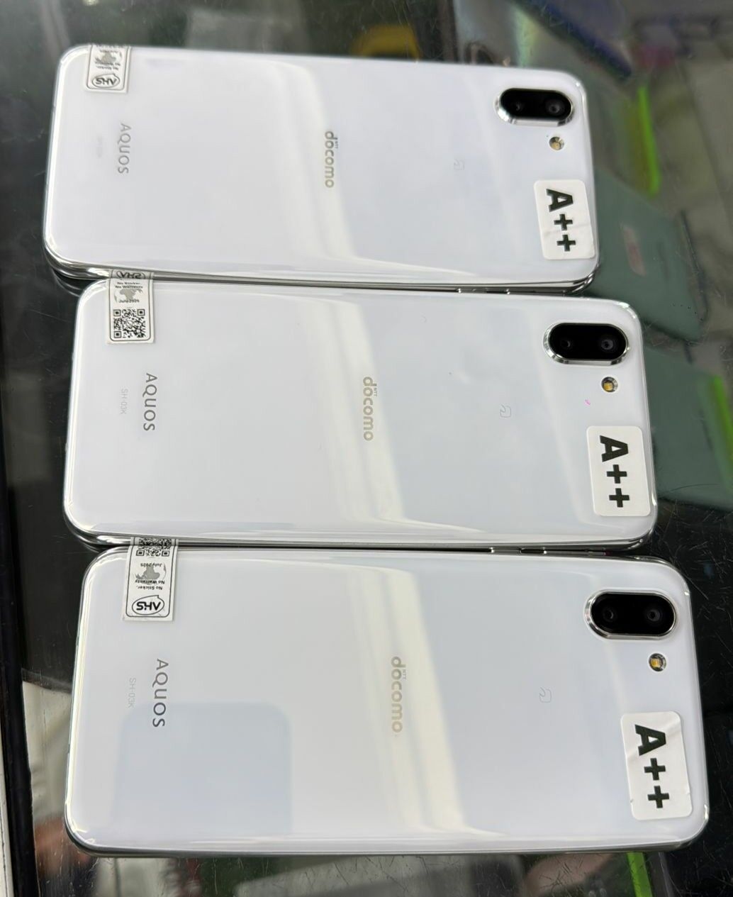 Product image thumbnail: AQUOS SHARP TYPE R2 64G