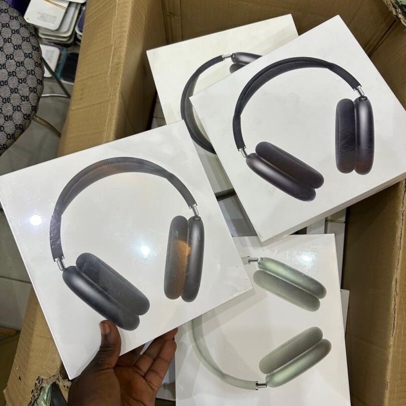 Product image thumbnail: Airpod max