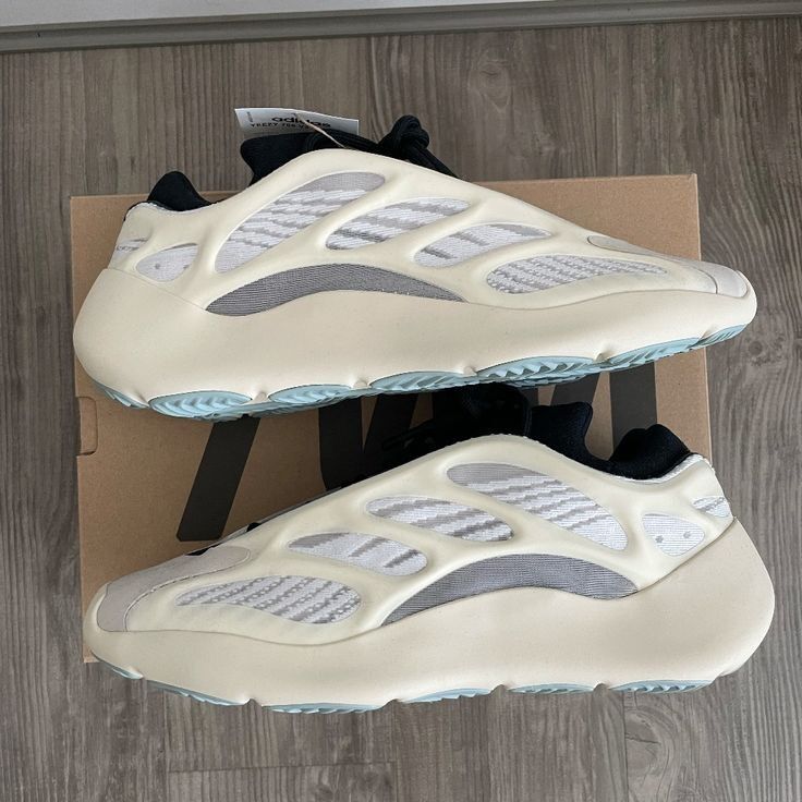 yeezy 700 v3