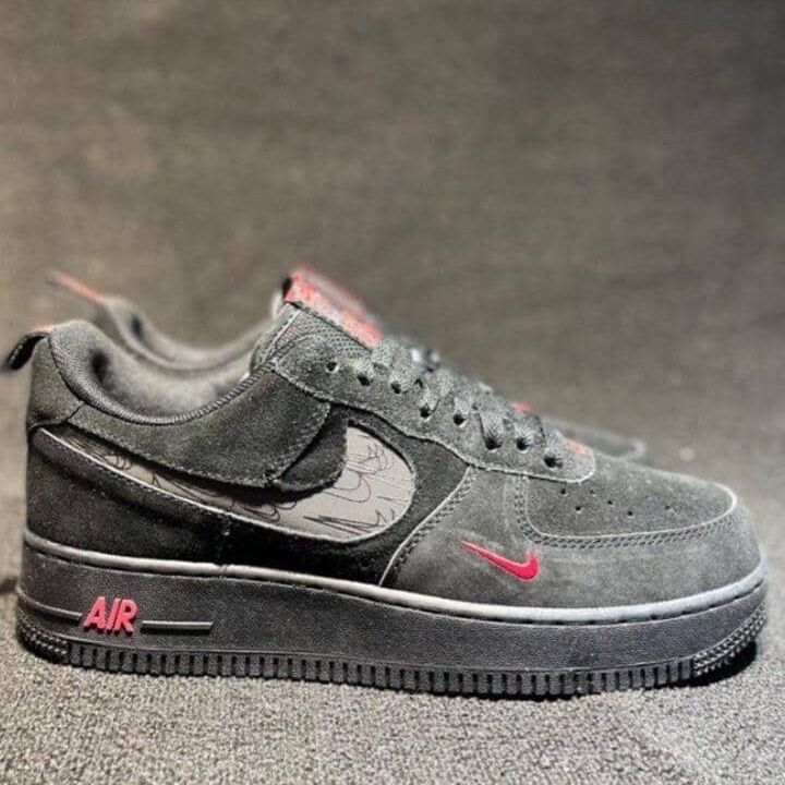 NIKE AIR FORCE 1