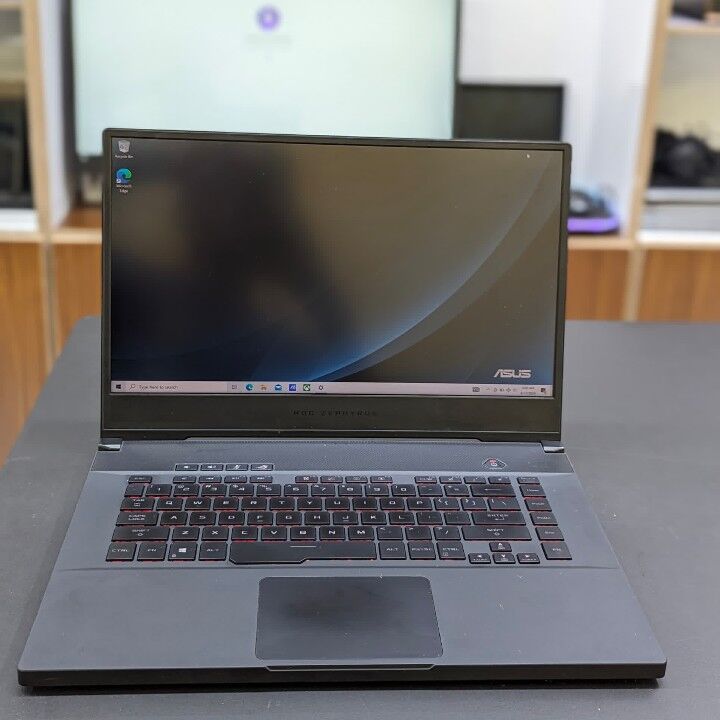 ROG ZEPHYRUS M15