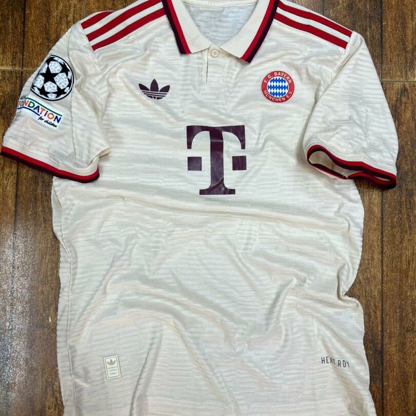 Troisième maillot du bayern