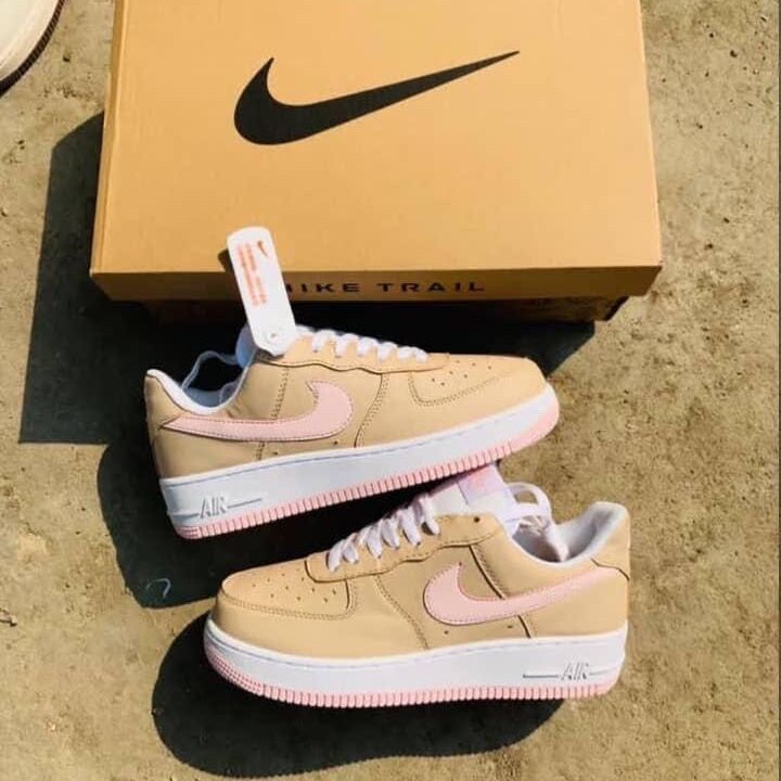 Nike AIR FORCE 1