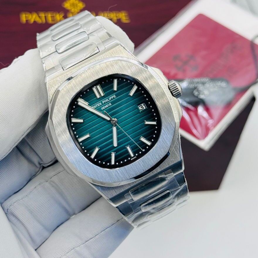 PATEK PHILIPPE Nautilus