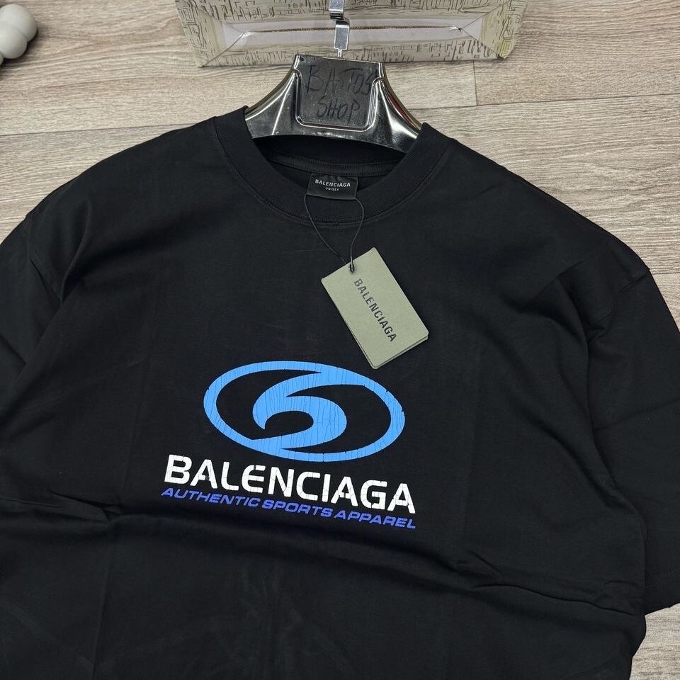 T-shirt Balenciaga fin de série