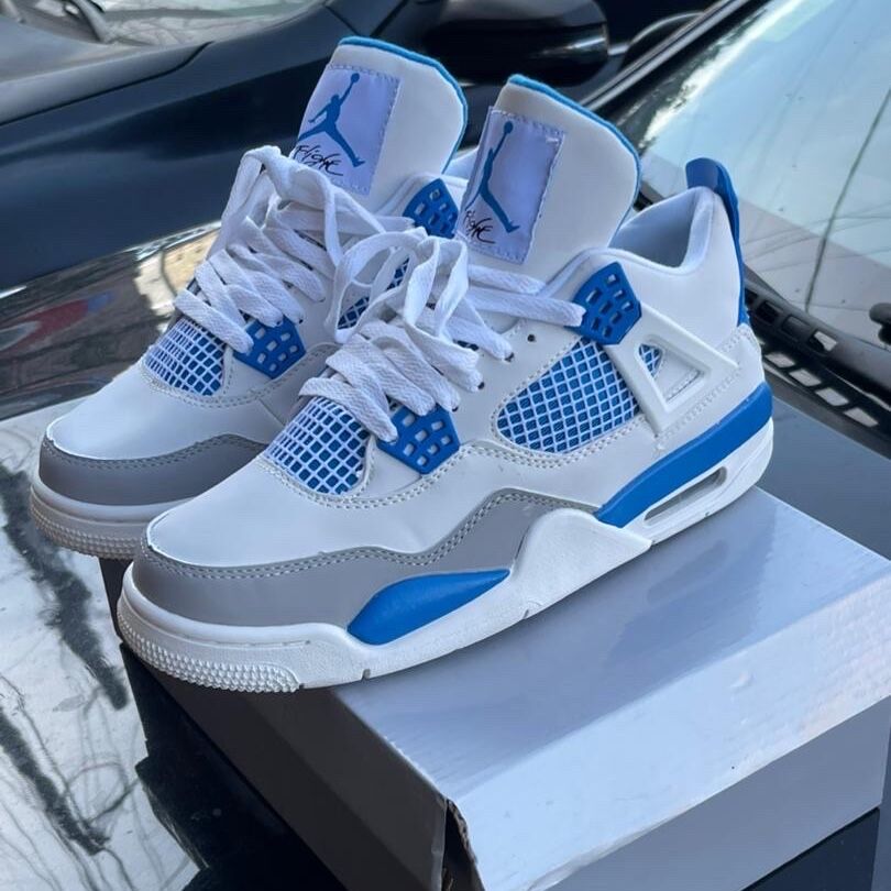 AIR JORDAN 4