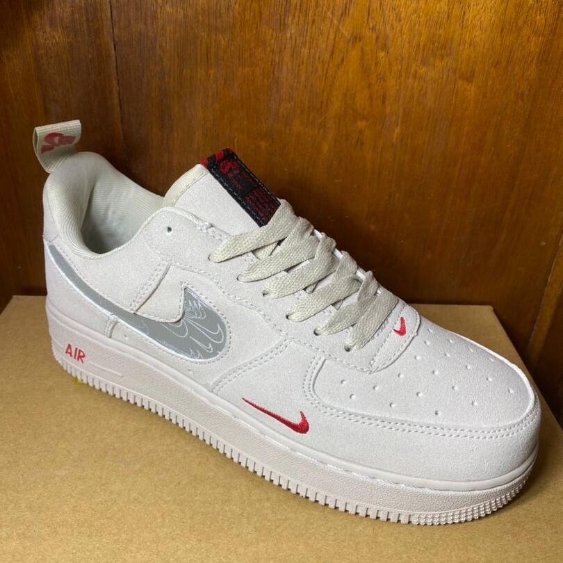 NIKE AIR FORCE 1