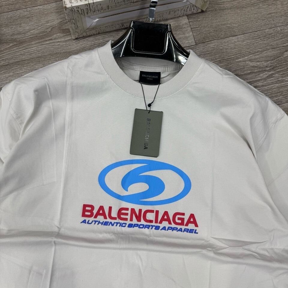 T-shirt Balenciaga fin de série