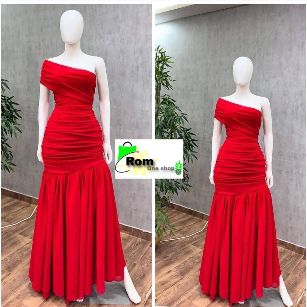 Robe rouge à la mode