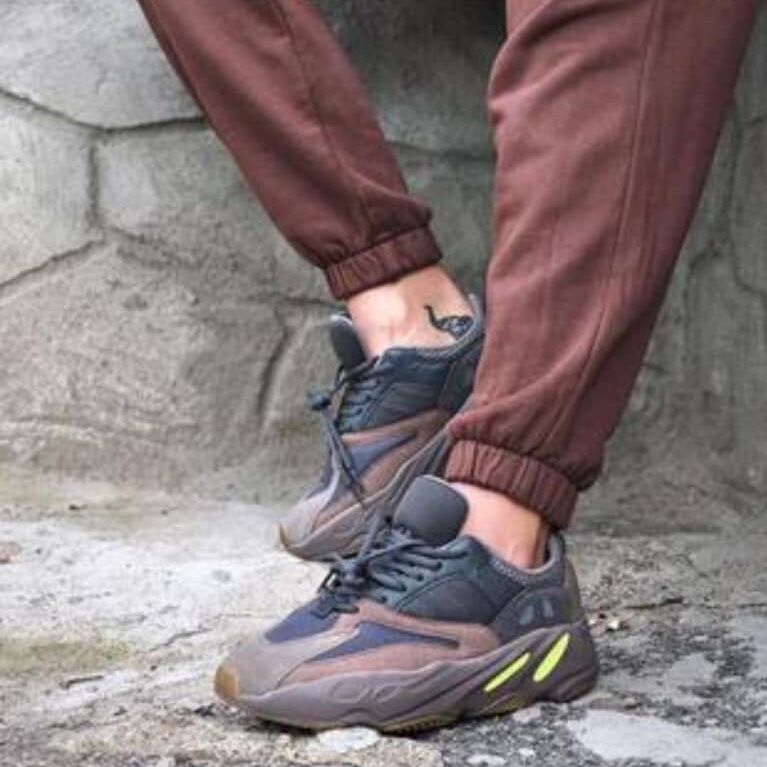 yeezy BOOST 700