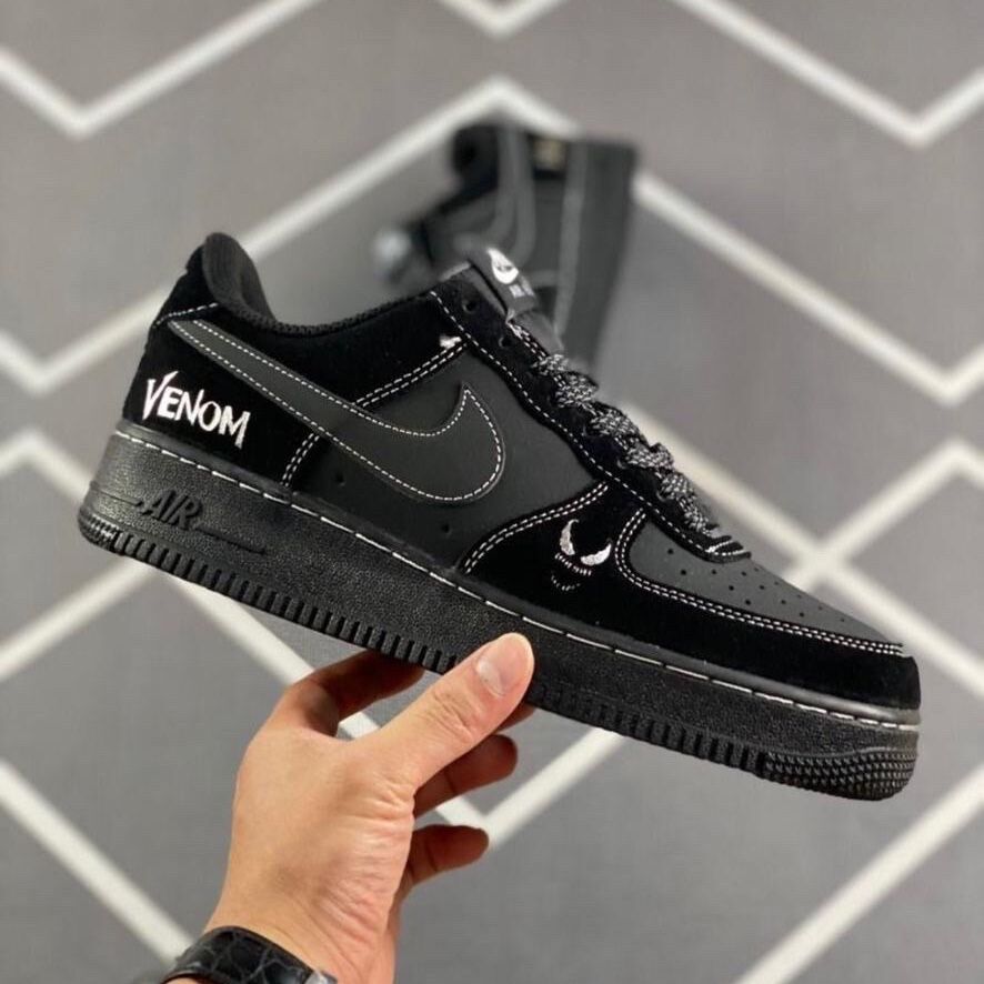 NIKE AIR FORCE ONE VENOM