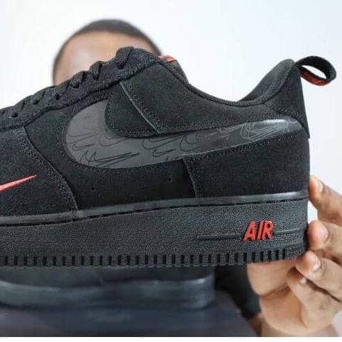 NIKE AIR FORCE 1